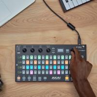 Controlador MIDI AKAI Firens